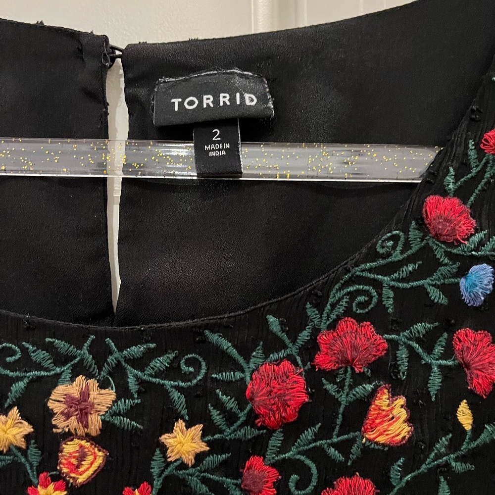 Torrid Multi-Color Embroidered Flower Chiffon Tie Long Sleeve Blouse size 2 - Picture 4 of 10